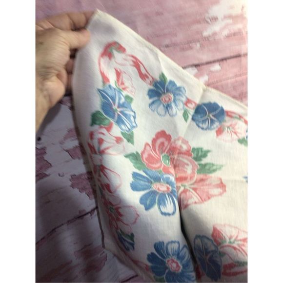 Vintage Linen Table Cover Red & Blue Floral 13.5” x 30” Mid Century - Picture 11 of 15